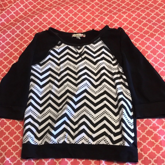 Speechless shirt with see through sleeves - Picture 1 of 5